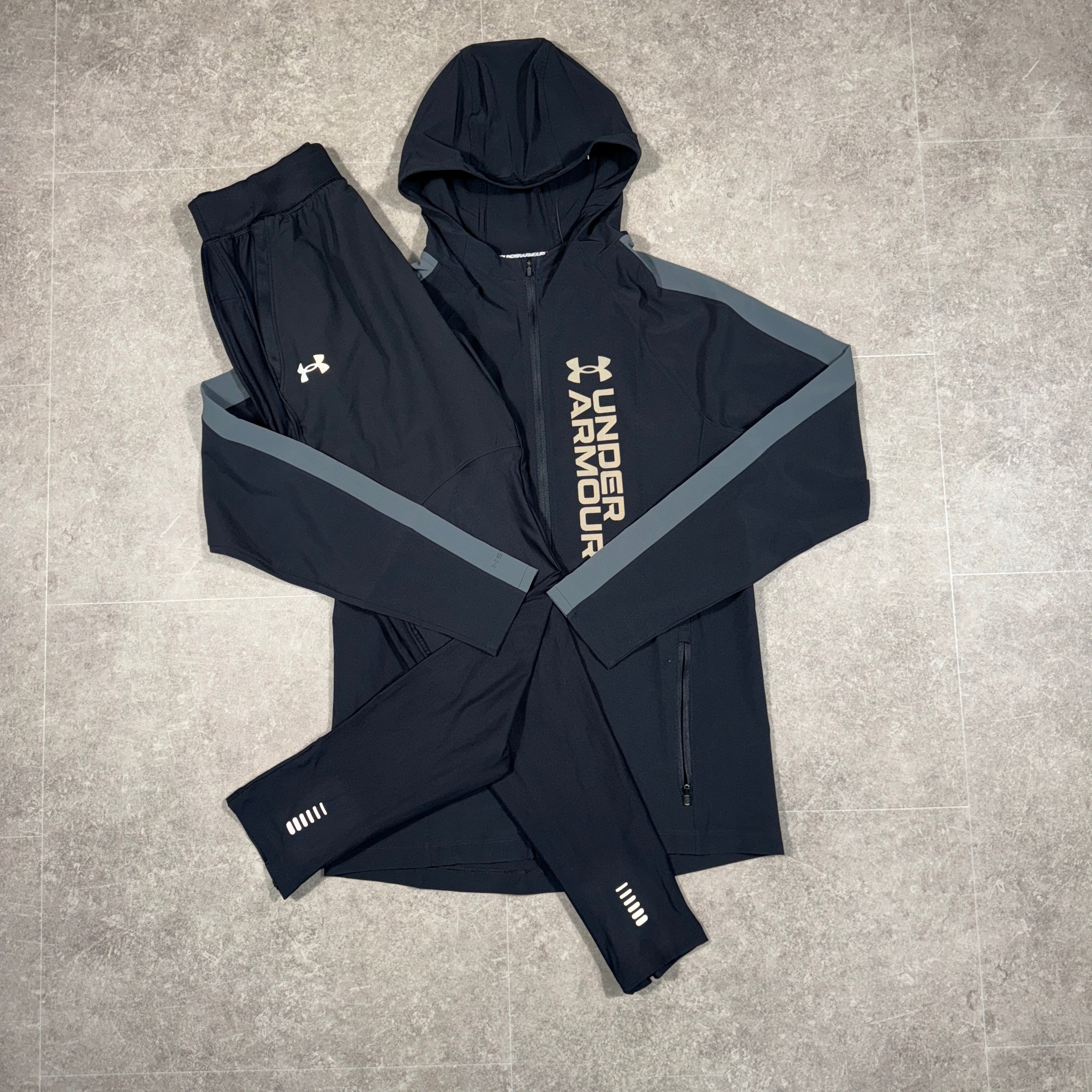 Under Armour out run the storm Tracksuit